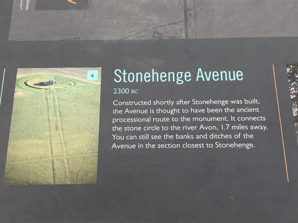 Stonhenge Avenue