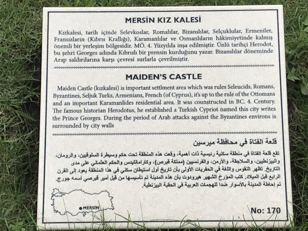 Maiden's Castle Label Card