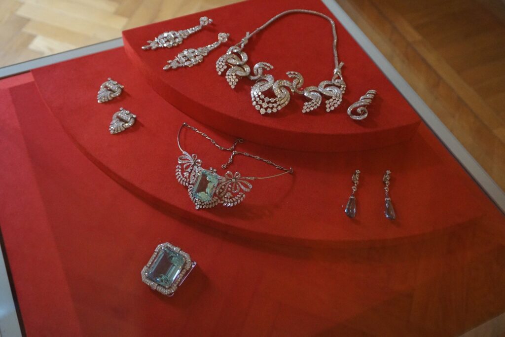 Jewels at the Royal Jewelry Museum