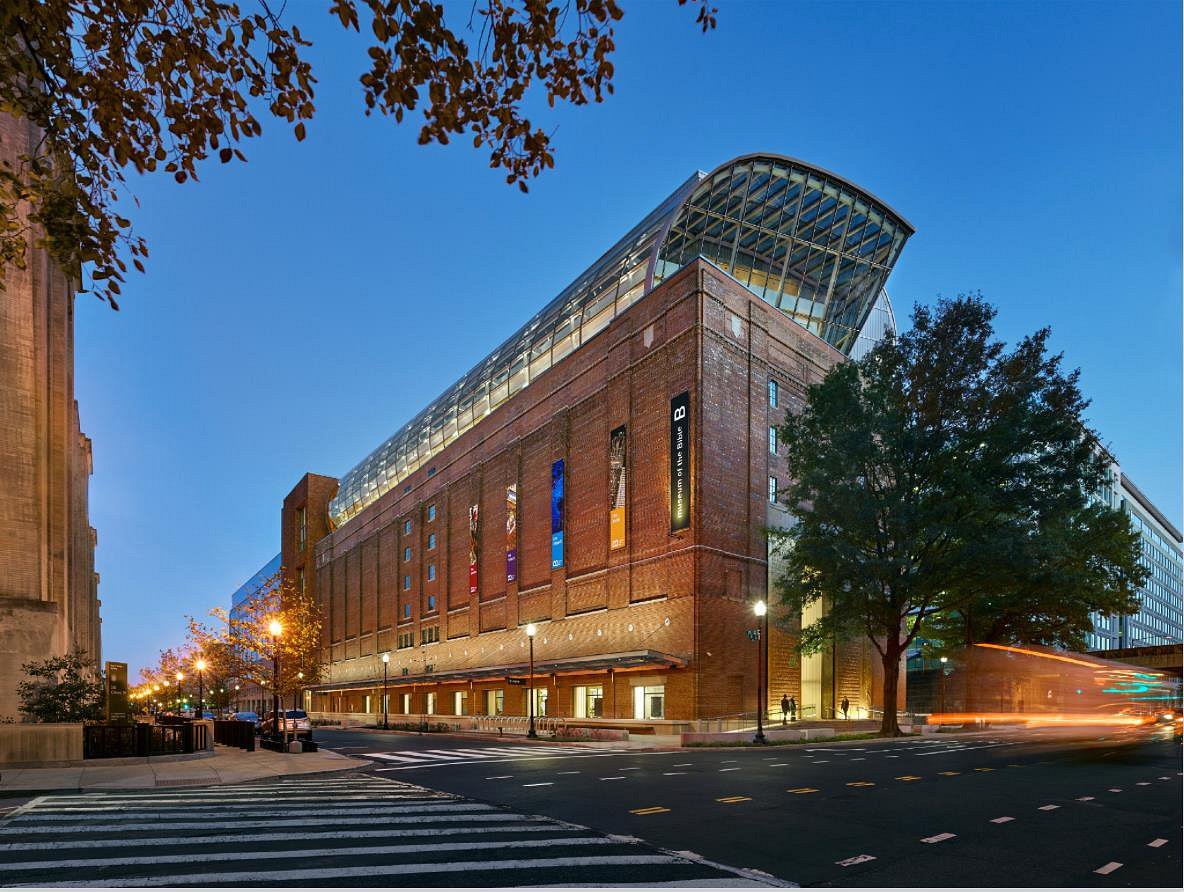Museum Of The Bible exterior