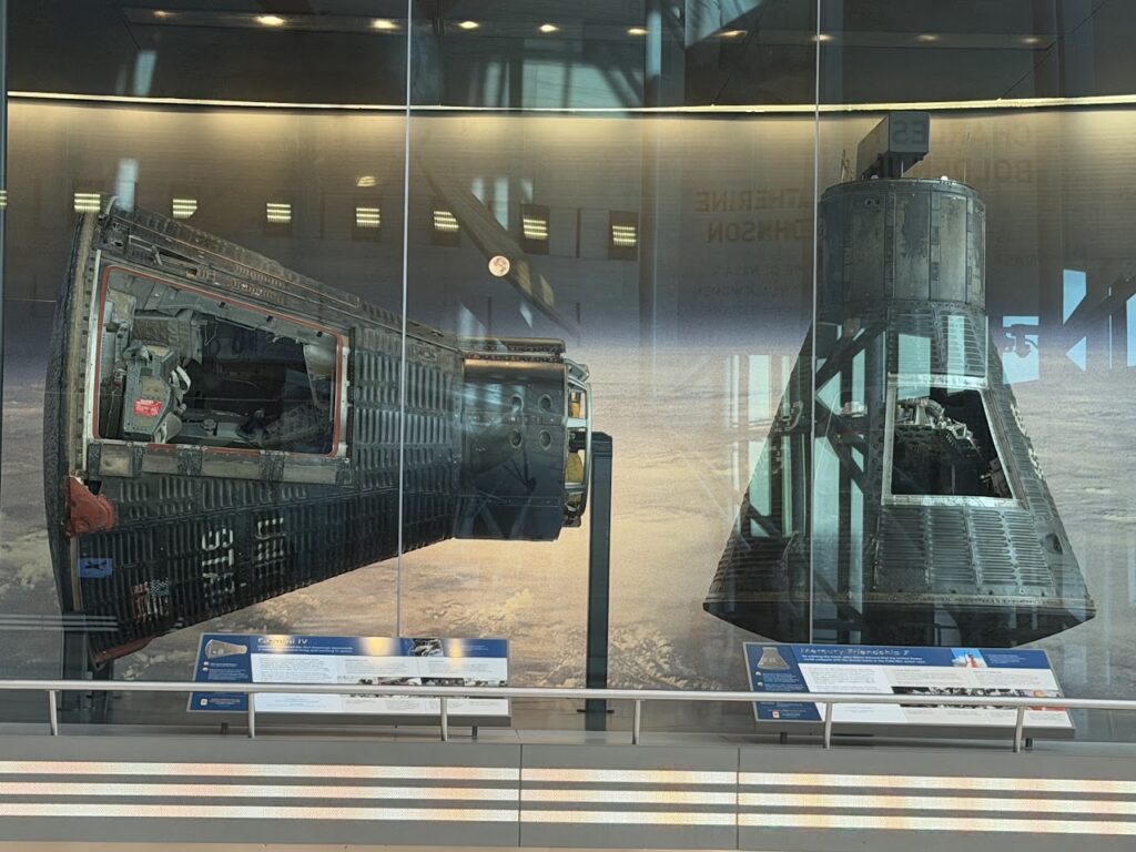 Gemini IV capsule (left) and the Mercury Friendship 7 capsule (right)